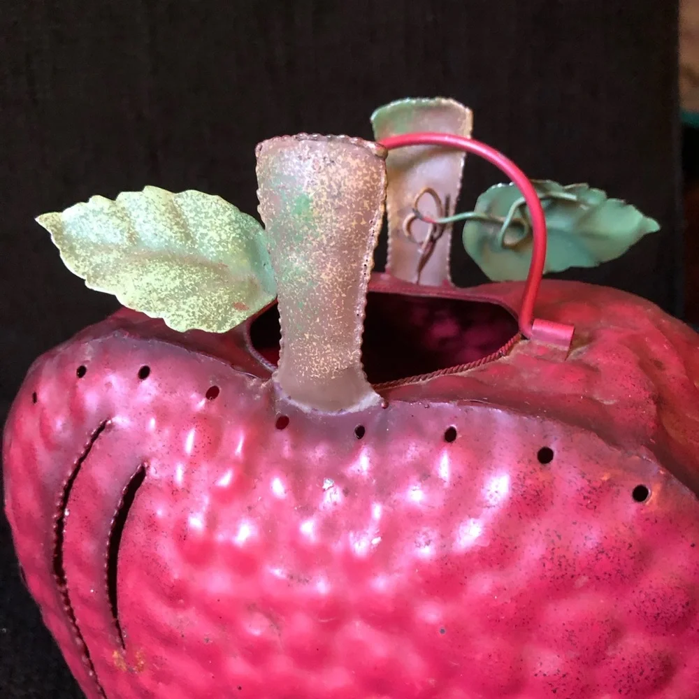 8065 Metal Apple Tea Light Candle holder Hangs Or Table/Desktop Grandma Cottage